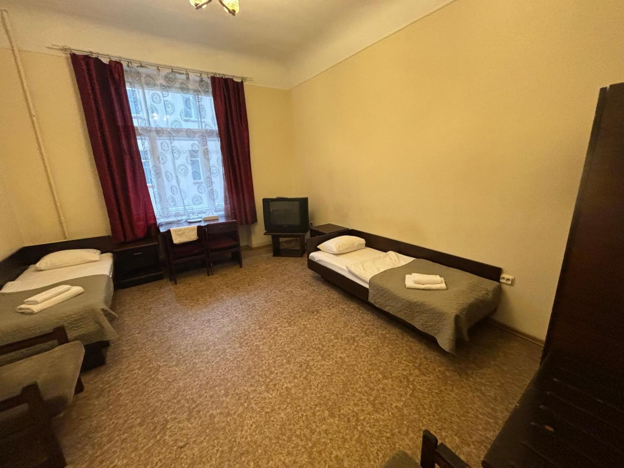 Hostel Viktorija With Private Rooms Riga Extérieur photo